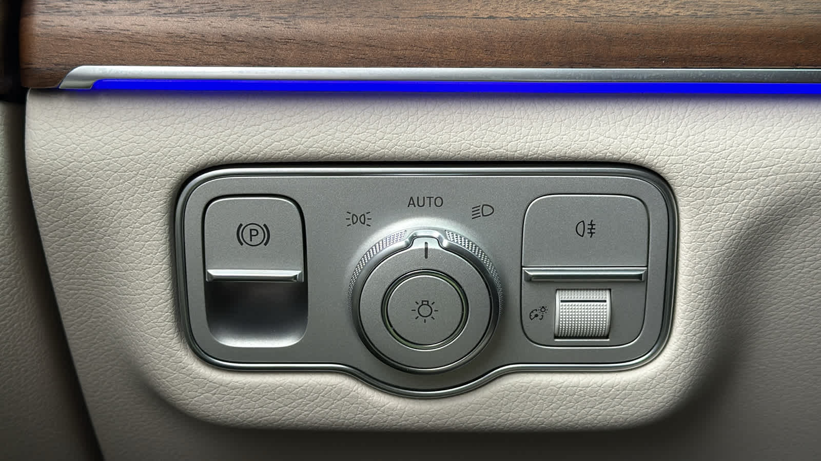 Thumbnail: 2026 Mercedes-Benz GLE - 16