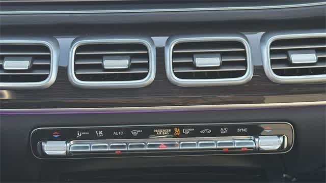 Thumbnail: 2025 Mercedes-Benz GLE - 48