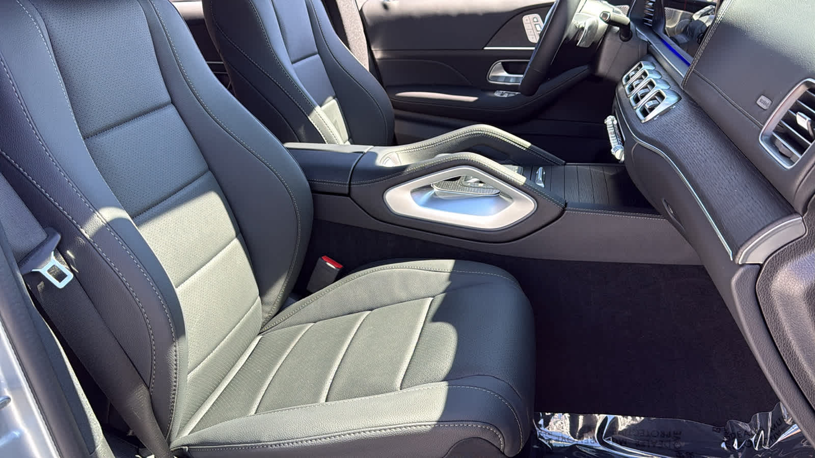 Thumbnail: 2026 Mercedes-Benz GLE - 36