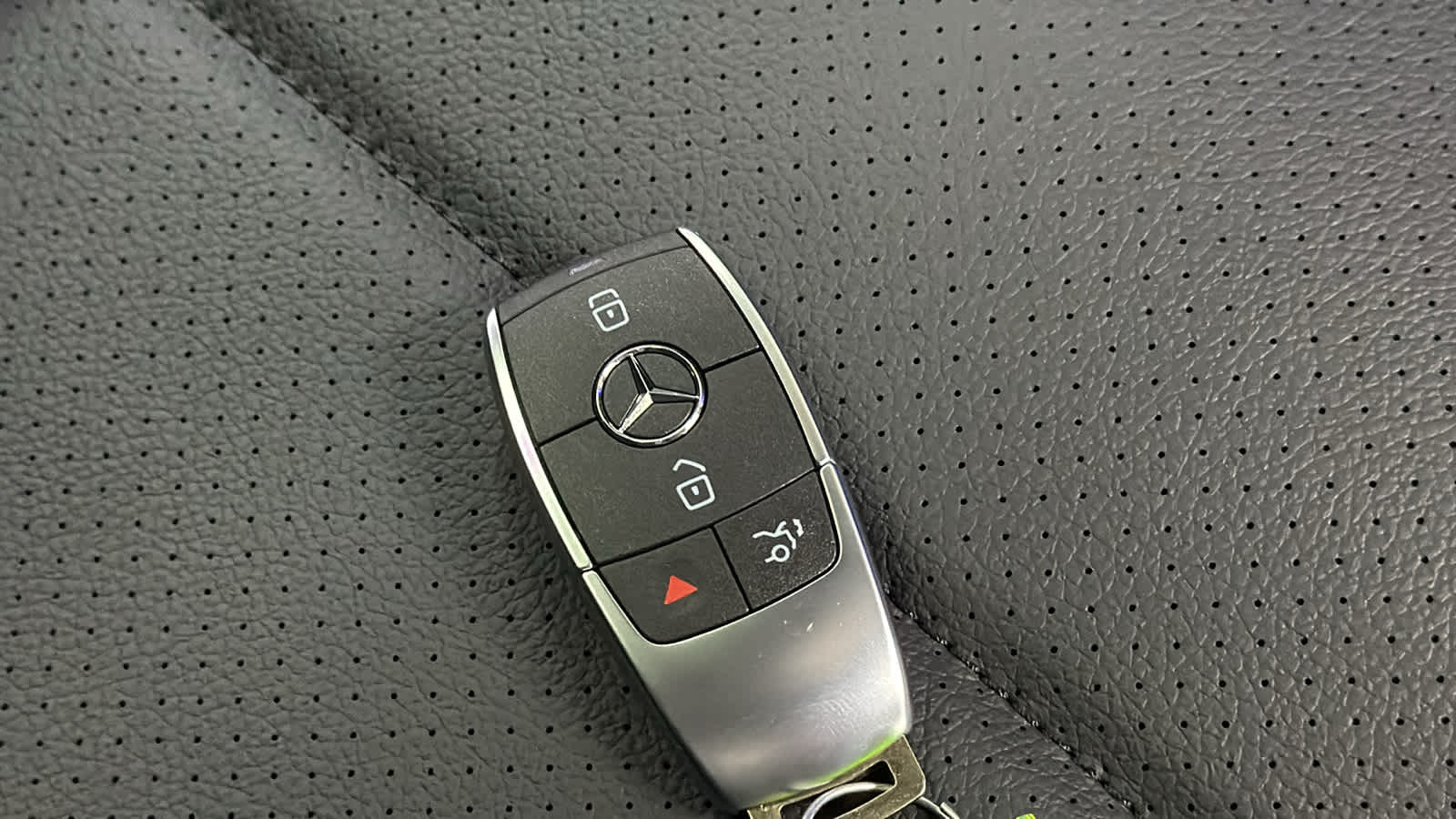 Thumbnail: 2026 Mercedes-Benz GLE - 37