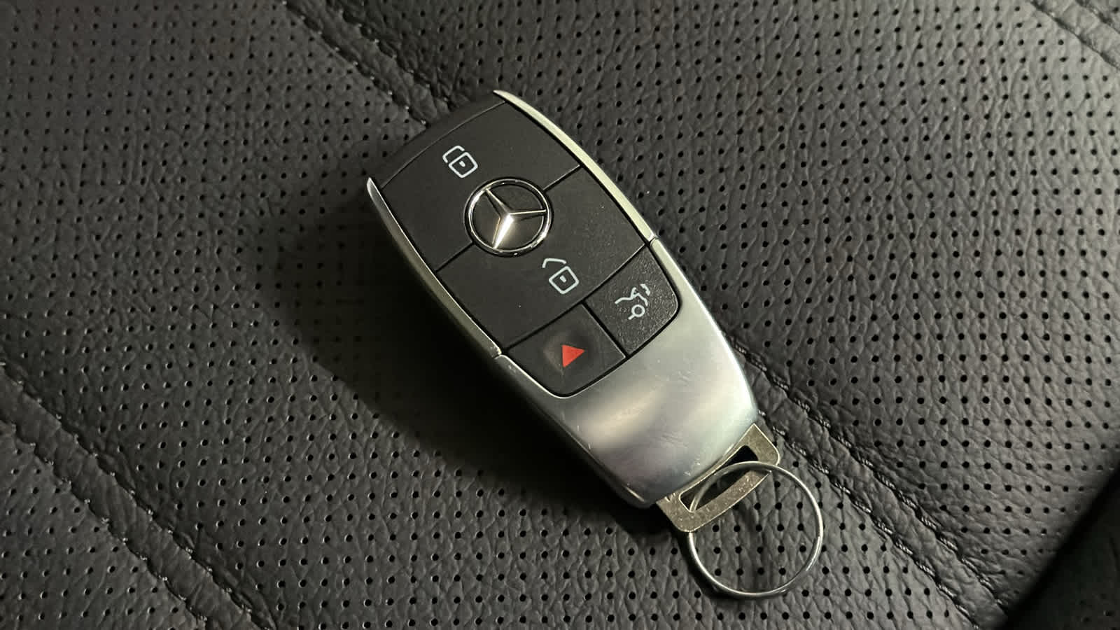 Thumbnail: 2026 Mercedes-Benz GLS - 36