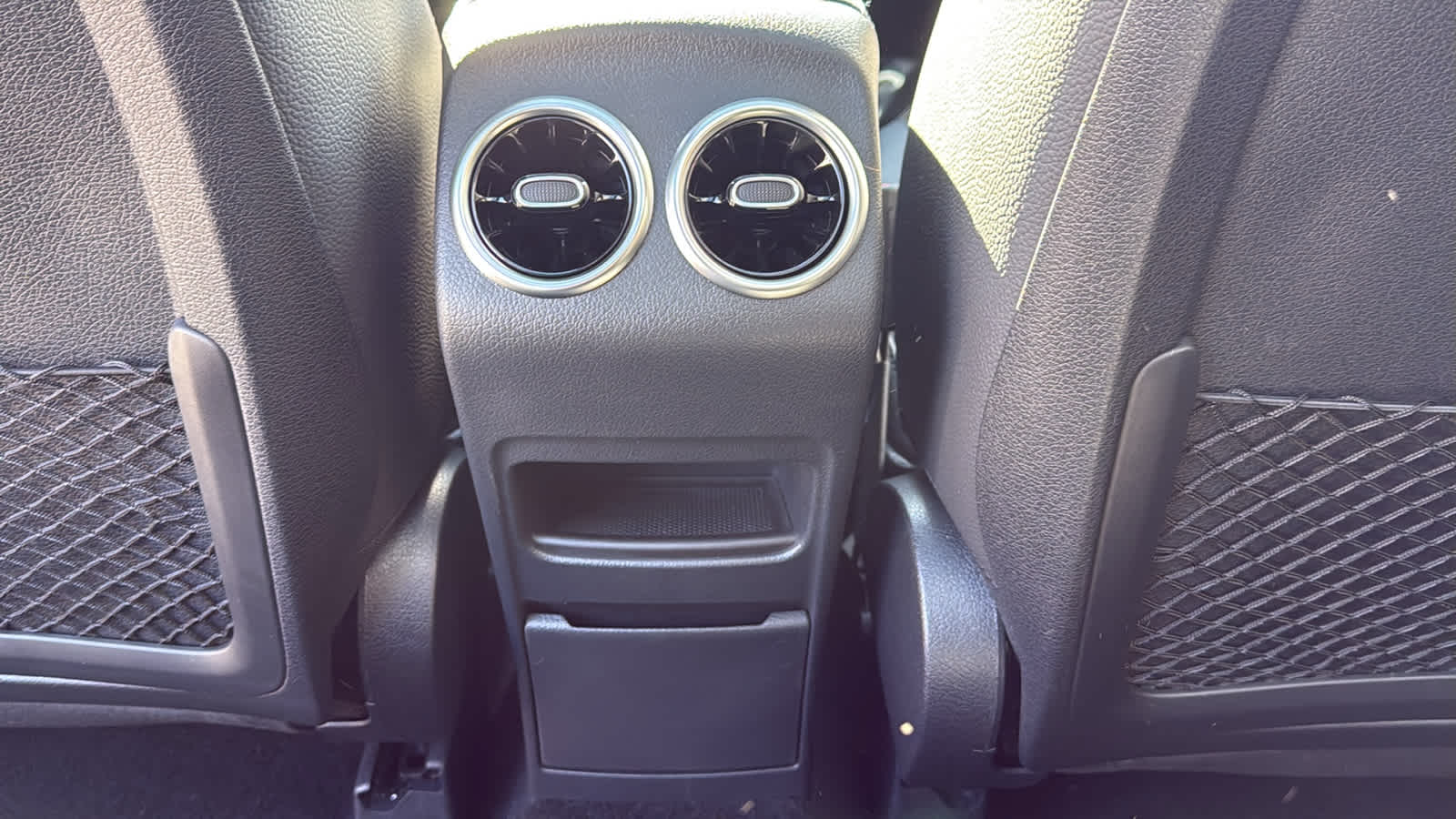 Thumbnail: 2025 Mercedes-Benz GLB - 37