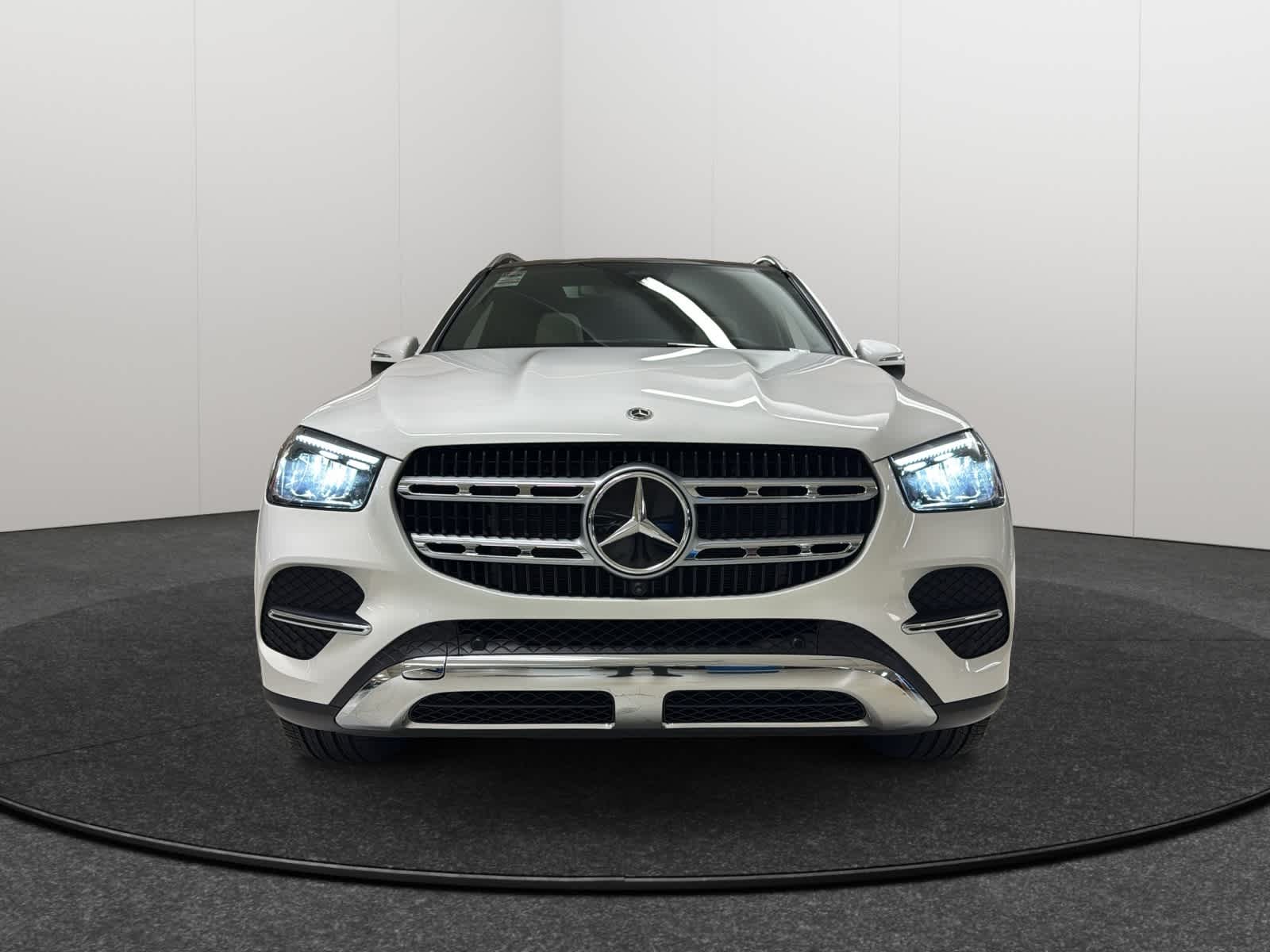 Thumbnail: 2026 Mercedes-Benz GLE - 2