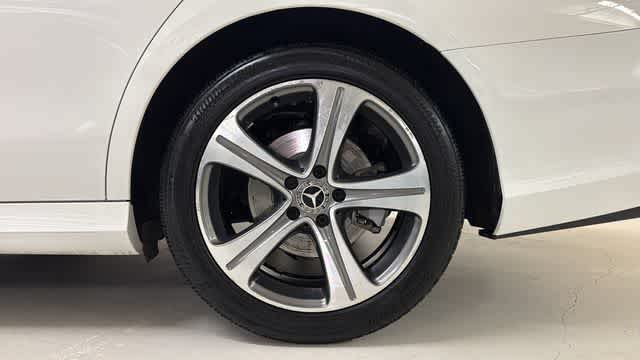 Thumbnail: 2018 Mercedes-Benz E-Class - 12