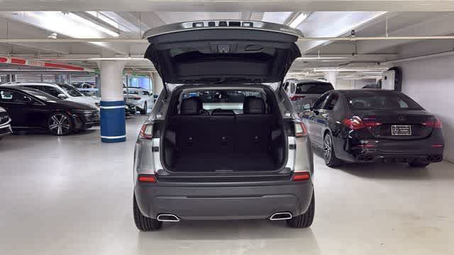 Thumbnail: 2021 Jeep Cherokee - 6