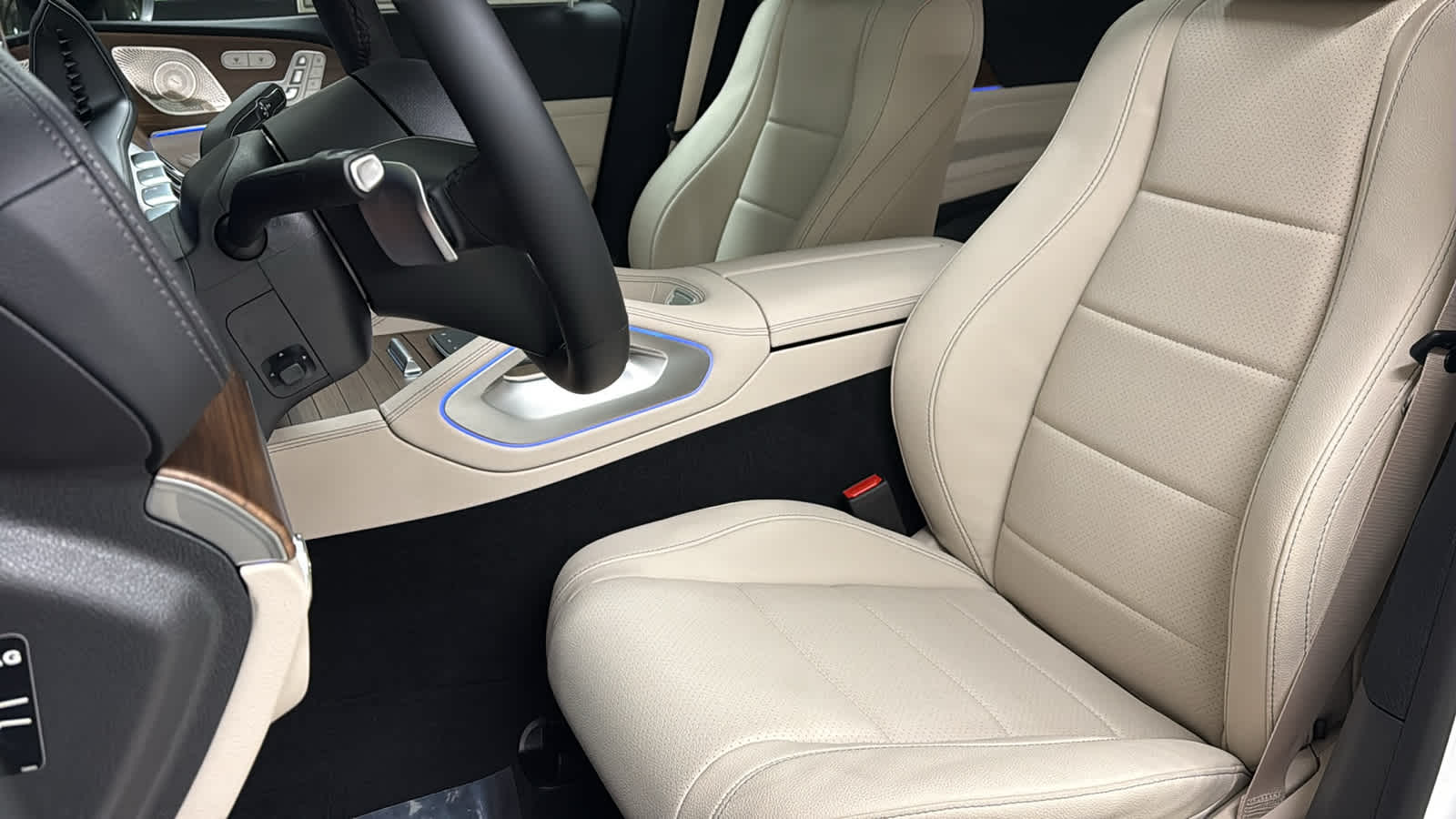 Thumbnail: 2026 Mercedes-Benz GLE - 29