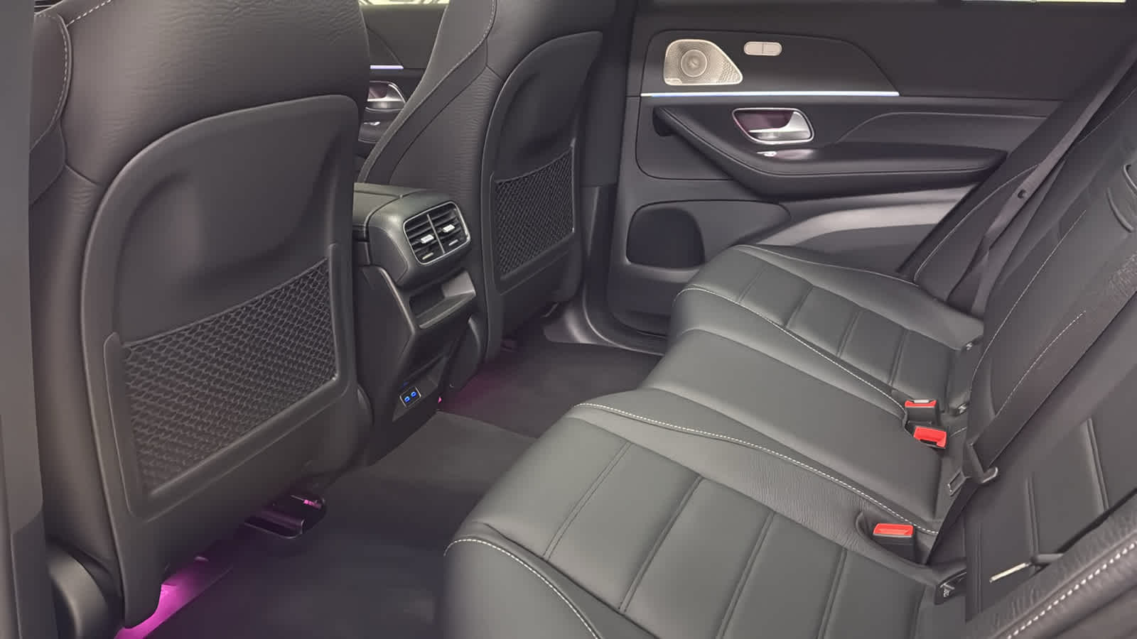 Thumbnail: 2026 Mercedes-Benz GLE - 30