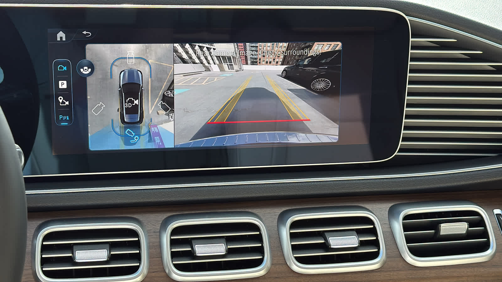 Thumbnail: 2026 Mercedes-Benz GLE - 23