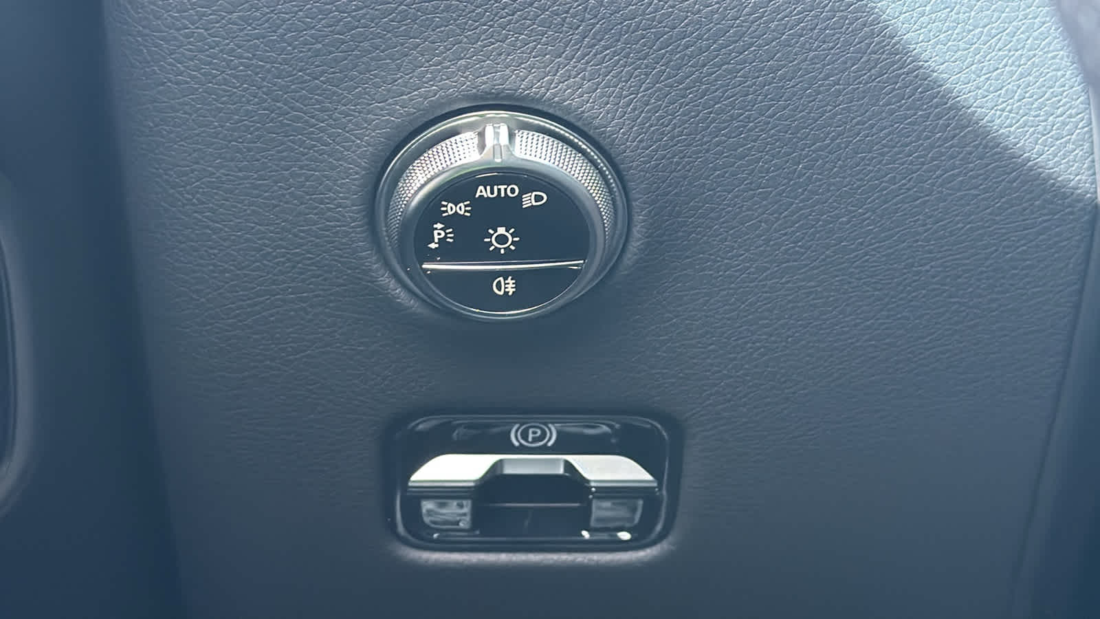 Thumbnail: 2026 Mercedes-Benz GLC - 18