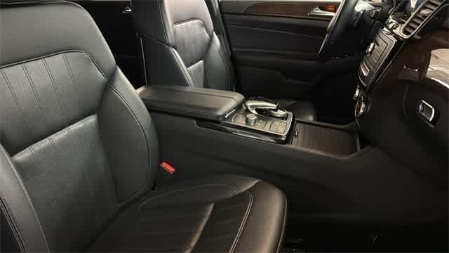 Thumbnail: 2016 Mercedes-Benz GLE - 36