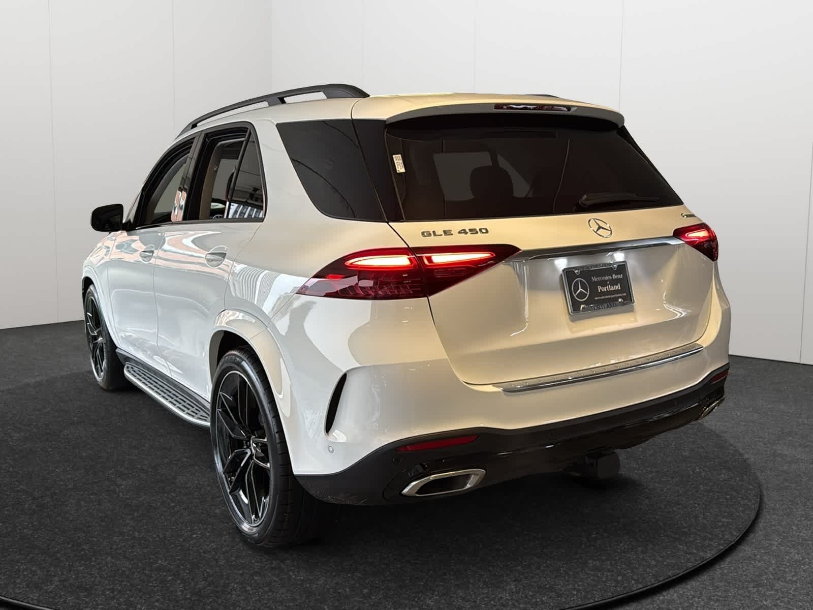 Thumbnail: 2026 Mercedes-Benz GLE - 6