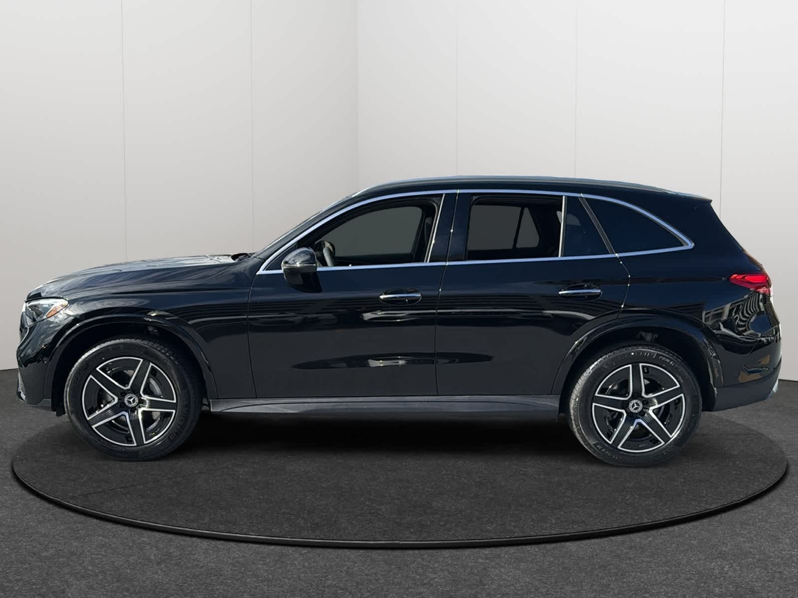 Thumbnail: 2026 Mercedes-Benz GLC - 3