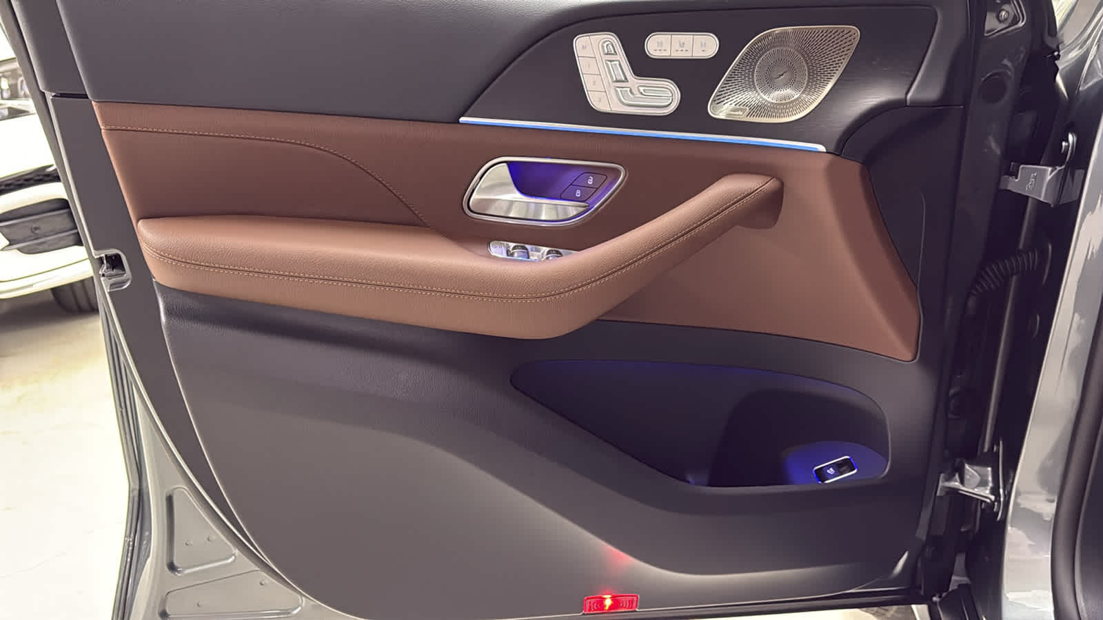 Thumbnail: 2026 Mercedes-Benz GLE - 15