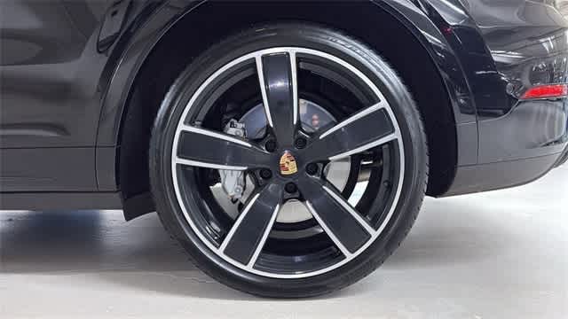 Thumbnail: 2023 Porsche Cayenne - 11