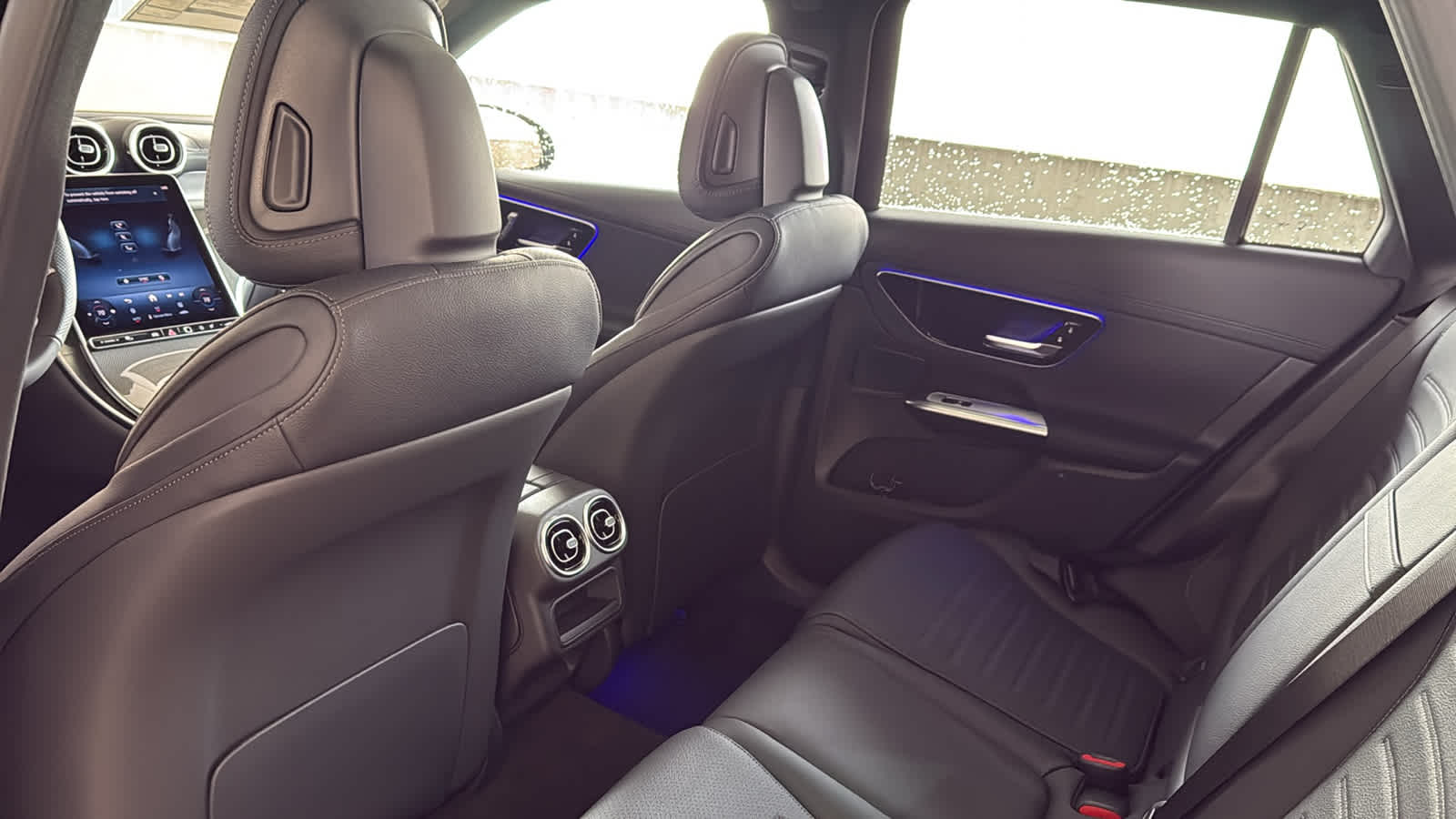 Thumbnail: 2026 Mercedes-Benz GLC - 28