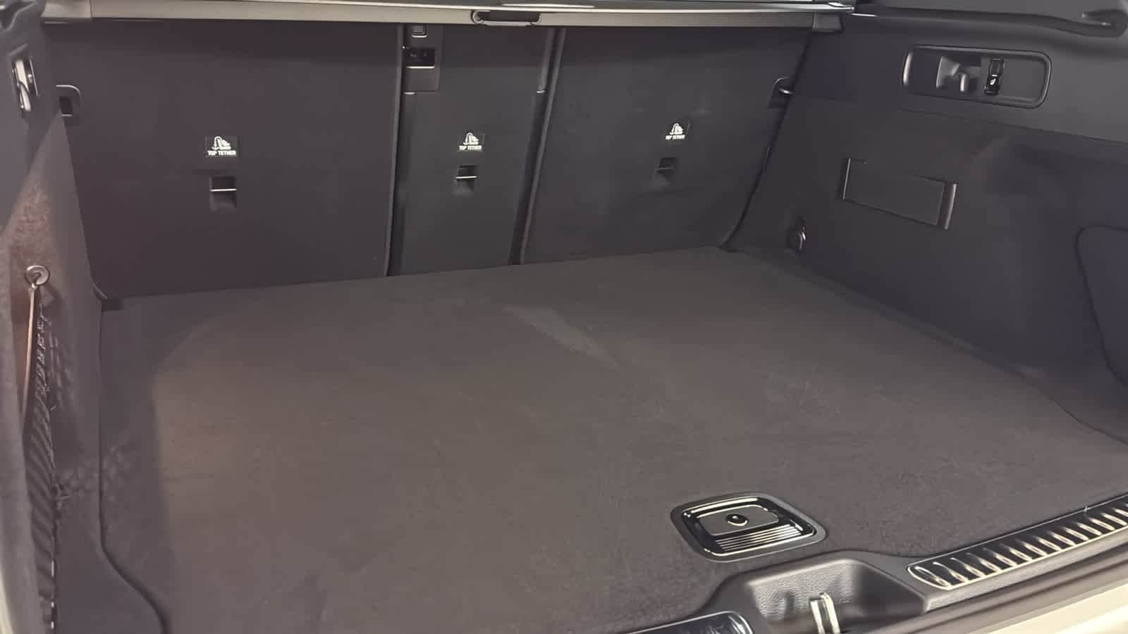 Thumbnail: 2026 Mercedes-Benz GLC - 33