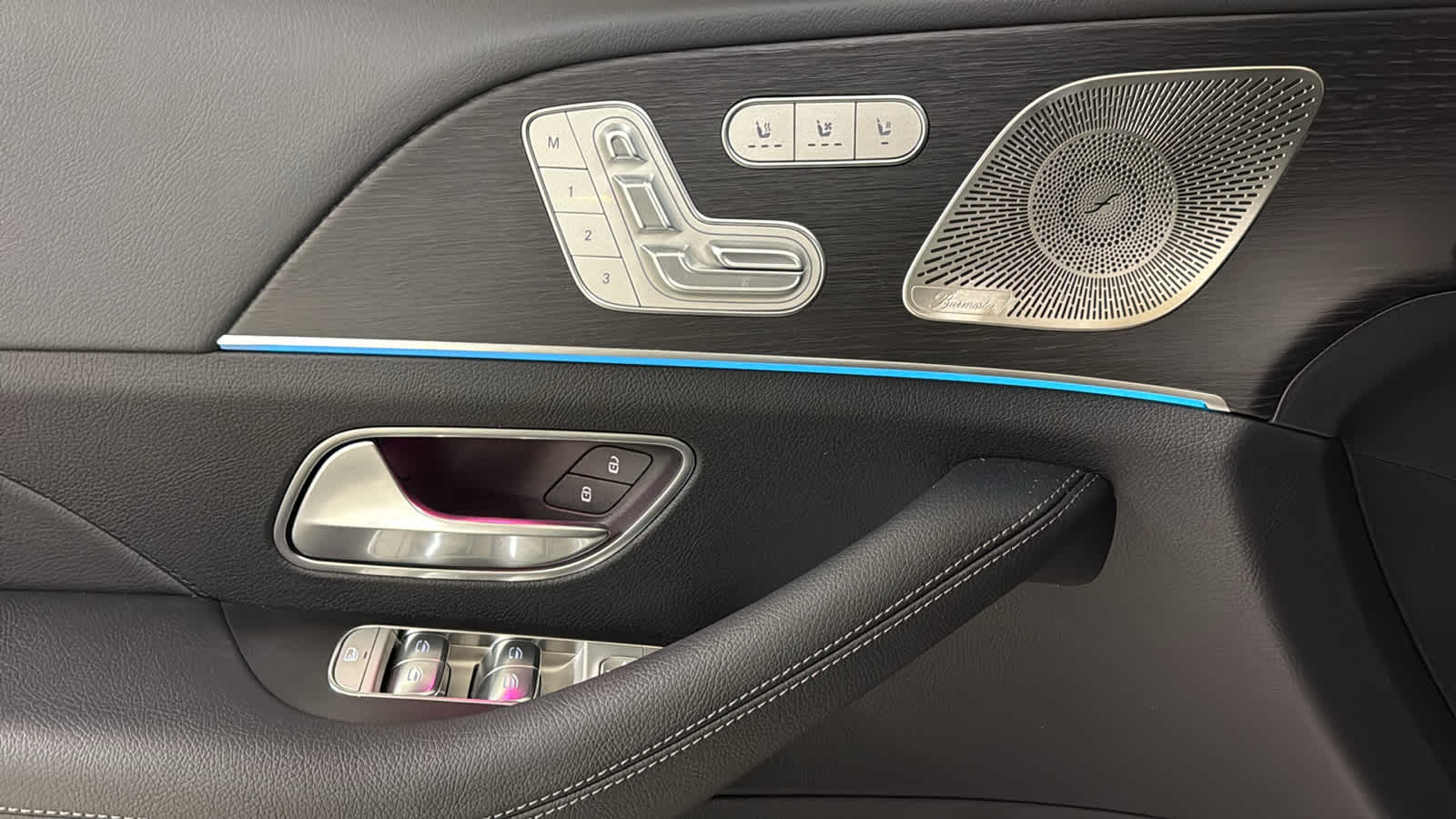 Thumbnail: 2026 Mercedes-Benz GLE - 16