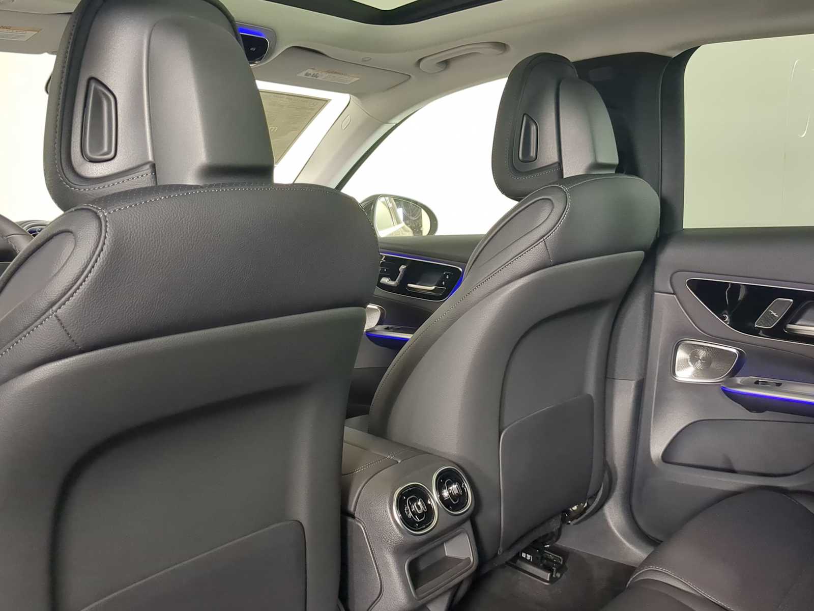 Thumbnail: 2026 Mercedes-Benz GLC - 18