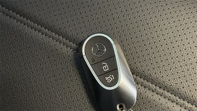 Thumbnail: 2025 Mercedes-Benz GLC - 23