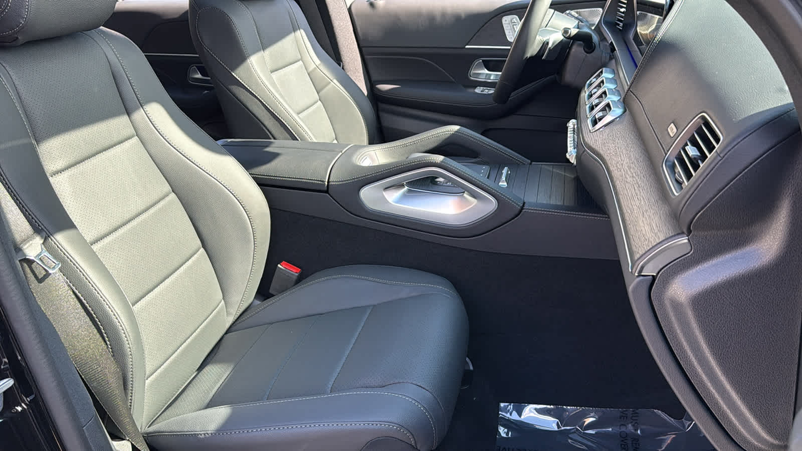 Thumbnail: 2026 Mercedes-Benz GLE - 36