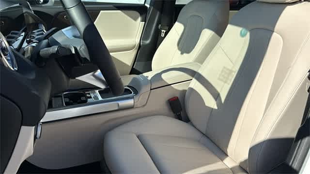 Thumbnail: 2025 Mercedes-Benz GLB - 47