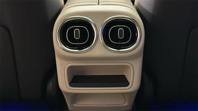 Thumbnail: 2025 Mercedes-Benz GLC - 27