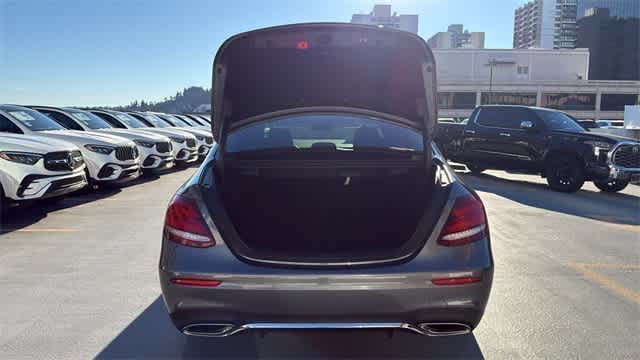 Thumbnail: 2017 Mercedes-Benz E-Class - 8