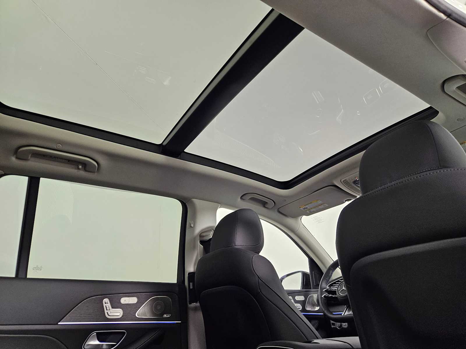 Thumbnail: 2025 Mercedes-Benz GLS - 24