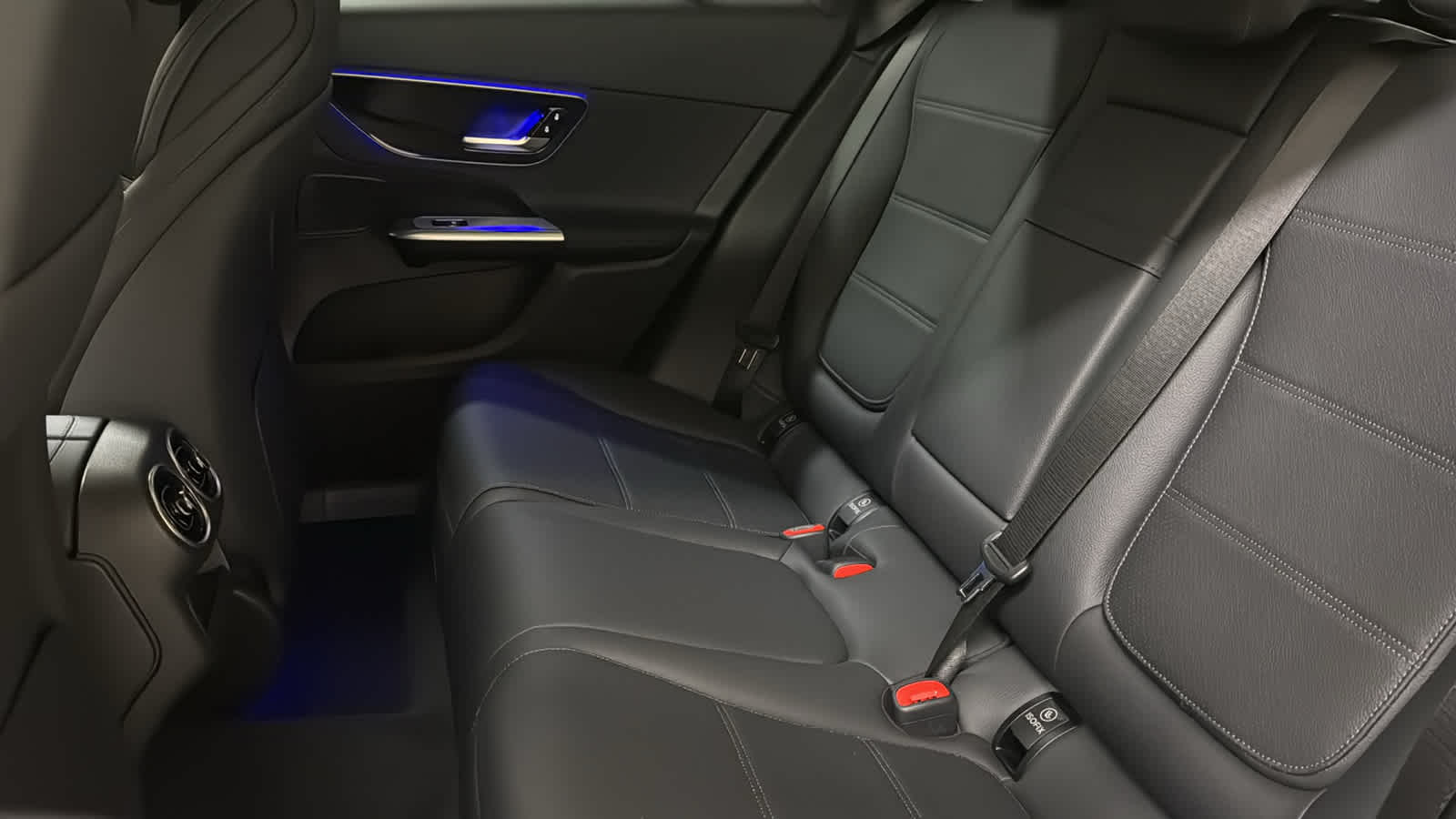 Thumbnail: 2026 Mercedes-Benz GLC - 32