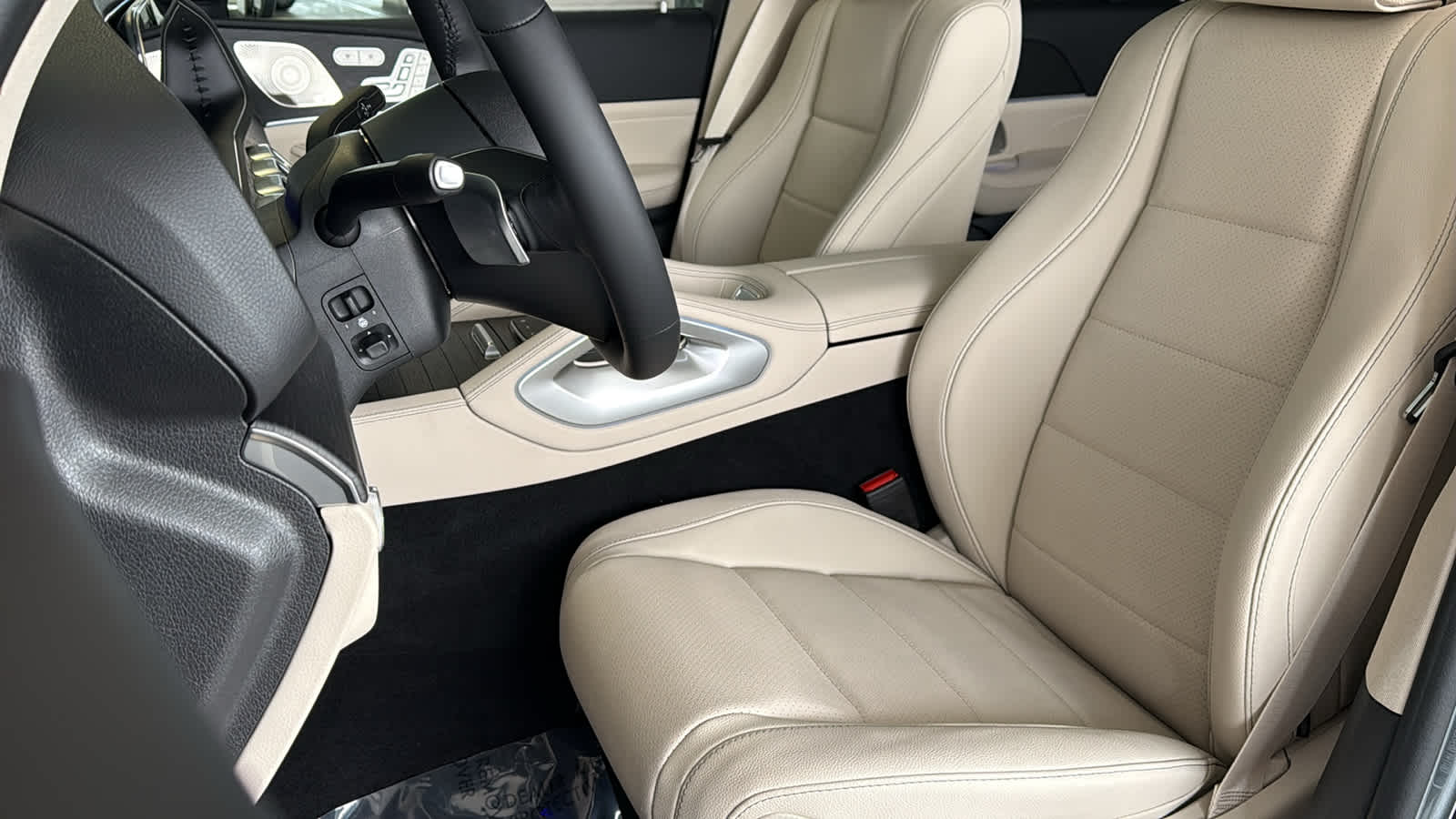 Thumbnail: 2026 Mercedes-Benz GLE - 29