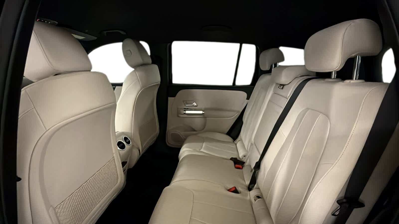 Thumbnail: 2026 Mercedes-Benz GLB - 6