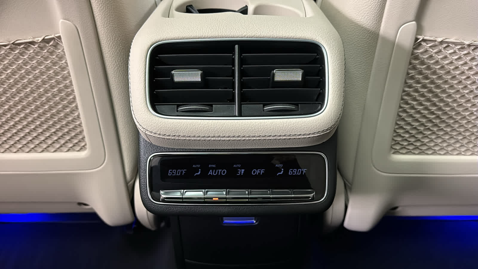 Thumbnail: 2026 Mercedes-Benz GLS - 30