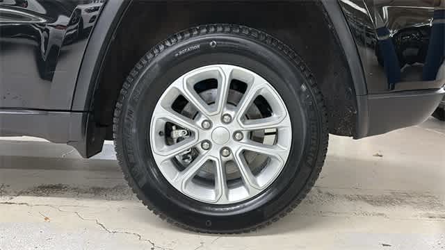 Thumbnail: 2022 Jeep Grand Cherokee - 9