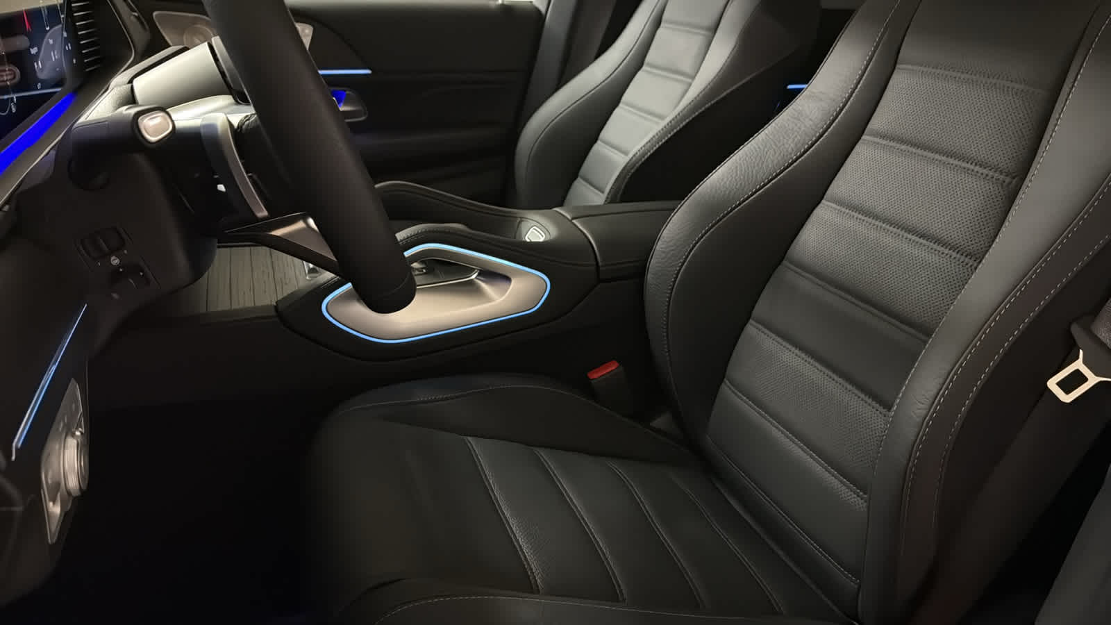 Thumbnail: 2026 Mercedes-Benz GLS - 26