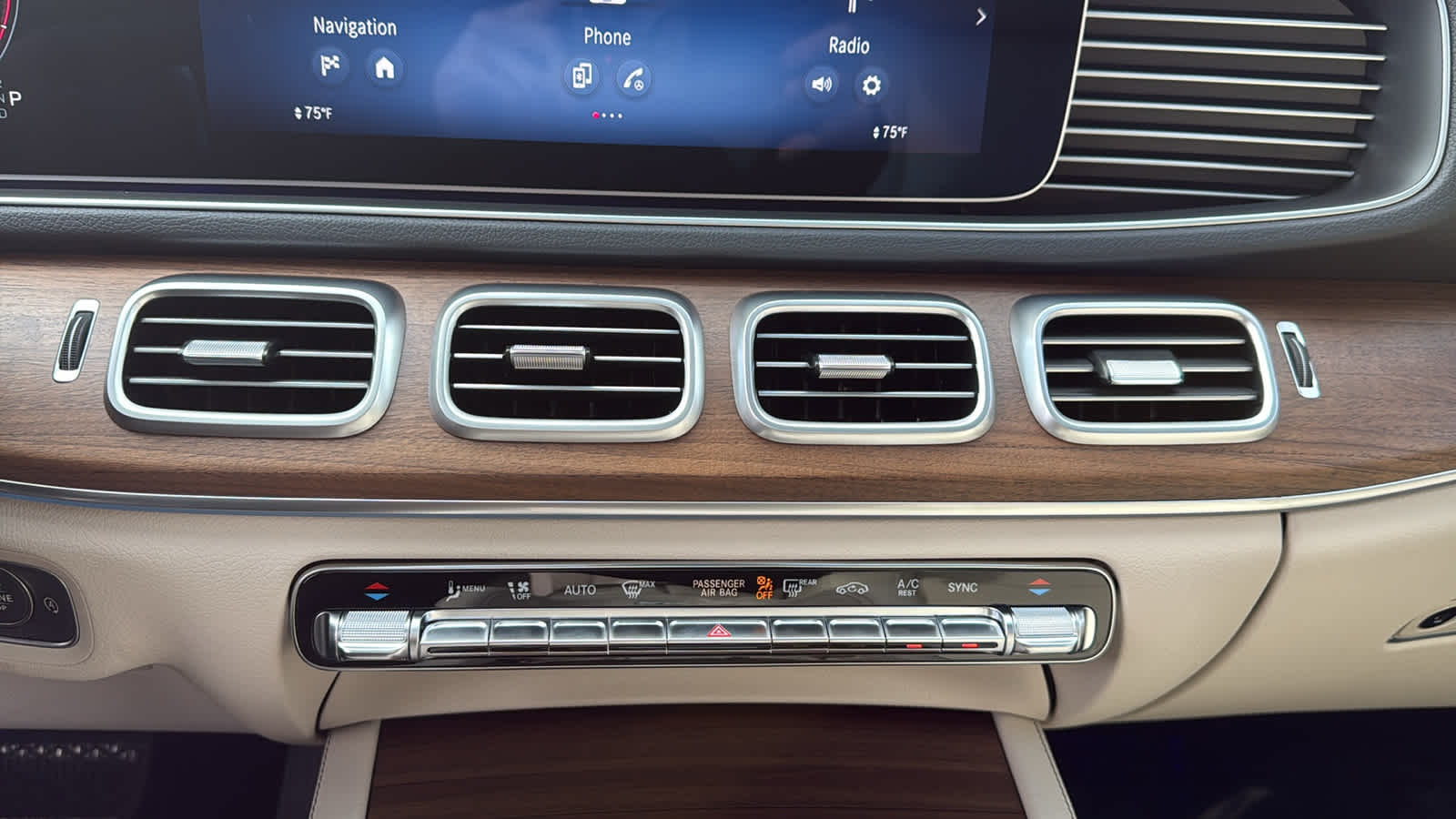 Thumbnail: 2026 Mercedes-Benz GLE - 21