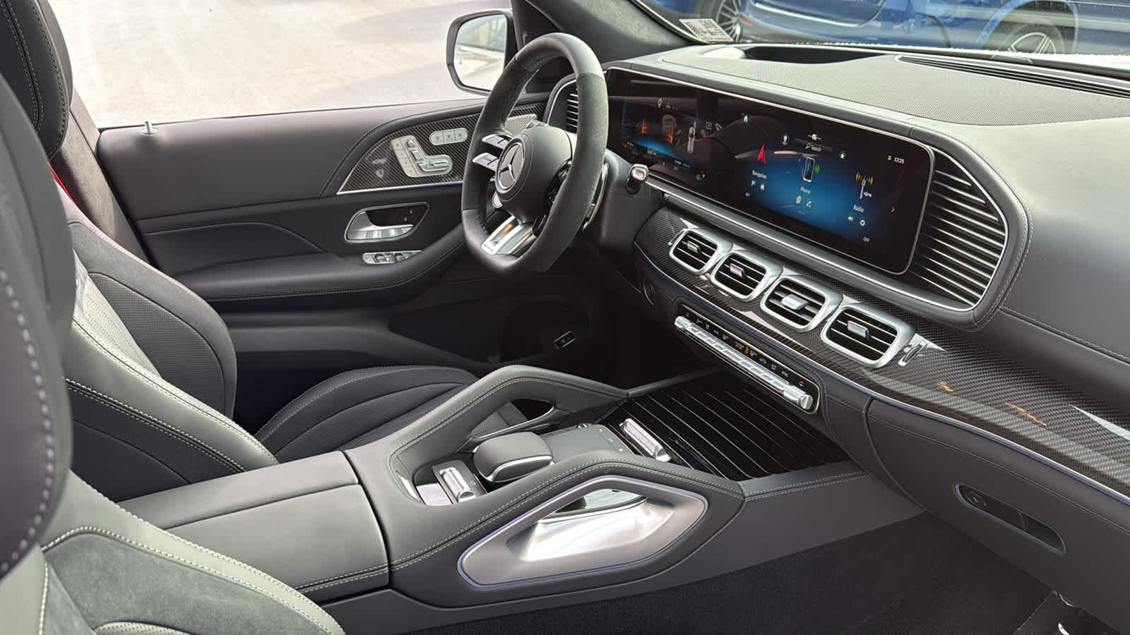 Thumbnail: 2026 Mercedes-Benz GL-Class - 36