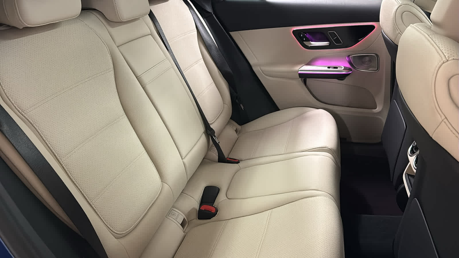 Thumbnail: 2026 Mercedes-Benz GLC - 35