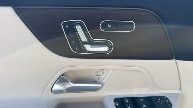 Thumbnail: 2025 Mercedes-Benz GLB - 15