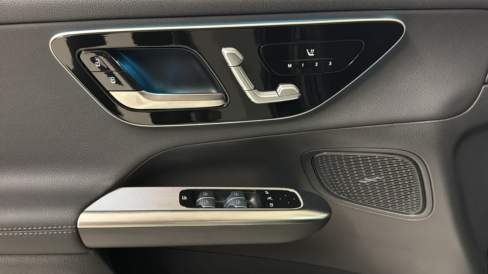 Thumbnail: 2026 Mercedes-Benz GLC - 18