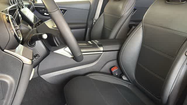 Thumbnail: 2025 Mercedes-Benz GLC - 23