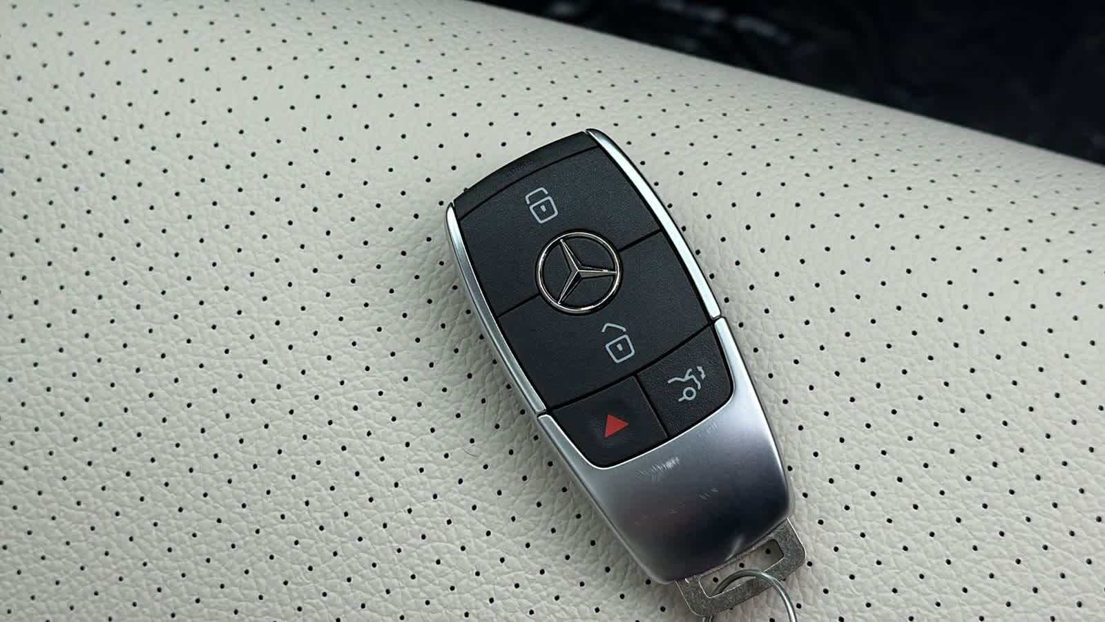 Thumbnail: 2026 Mercedes-Benz GLE - 39