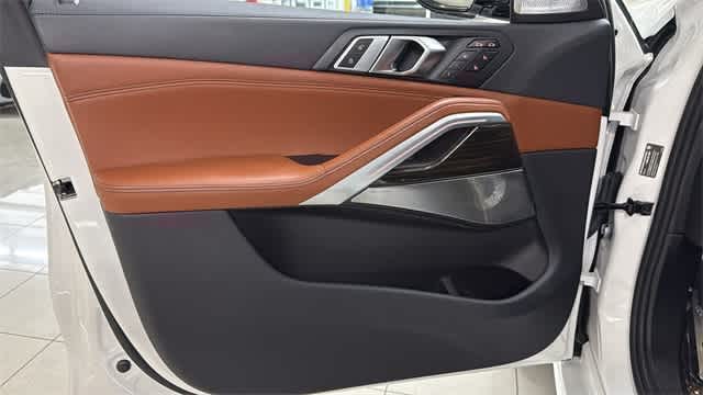 Thumbnail: 2023 BMW X6 - 12