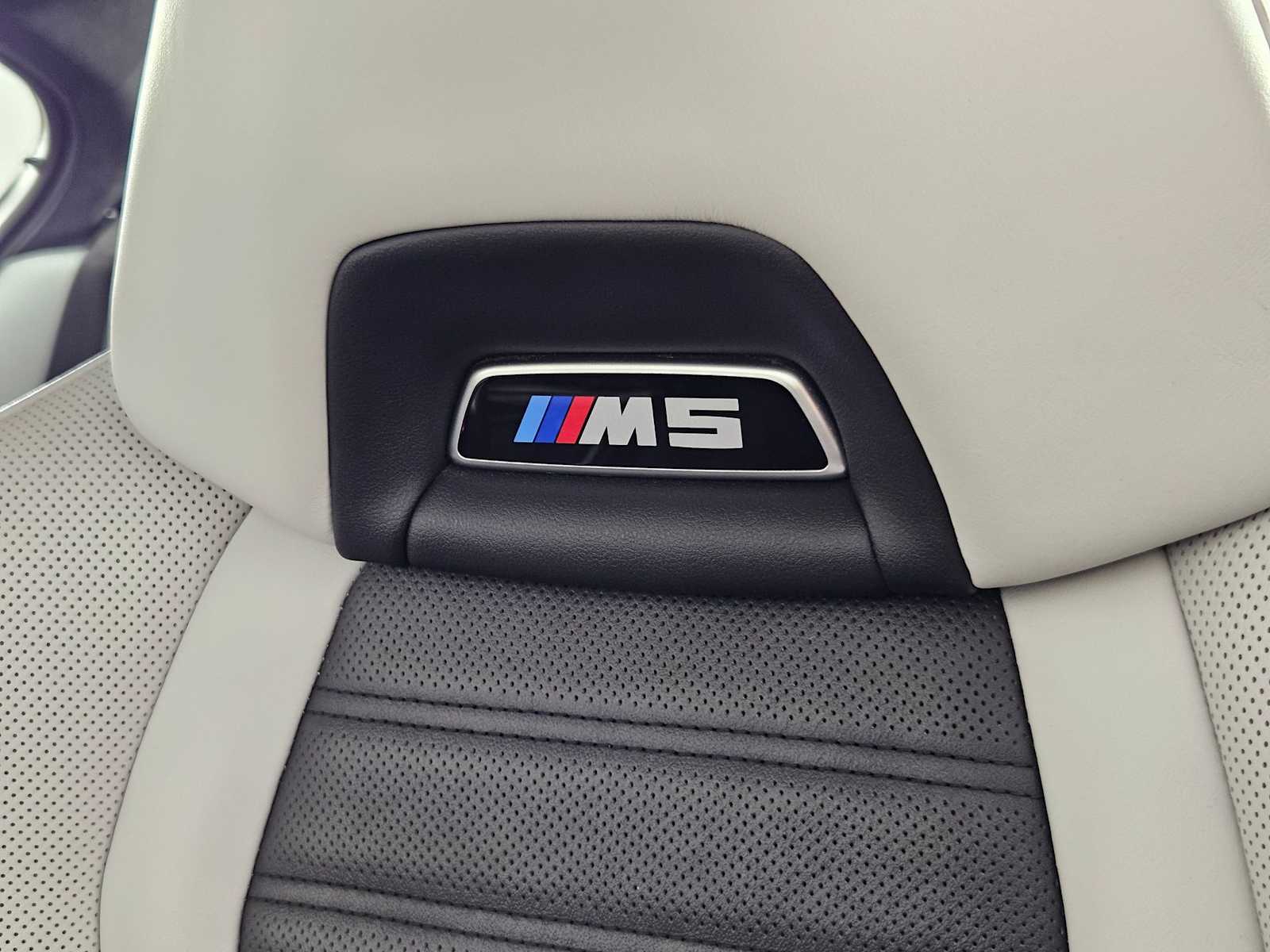 Thumbnail: 2021 BMW M5 - 40
