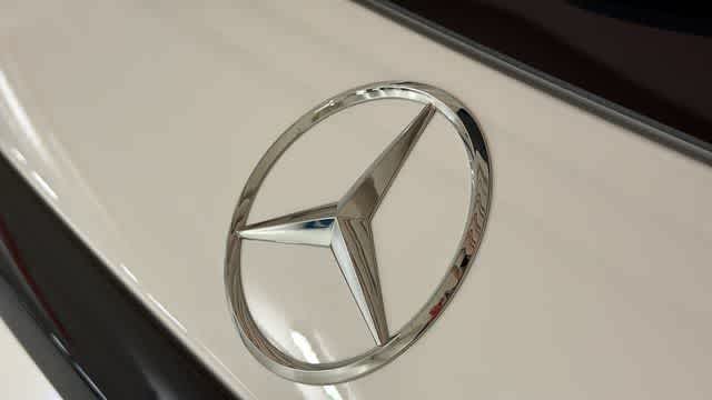 Thumbnail: 2026 Mercedes-Benz GLC - 9