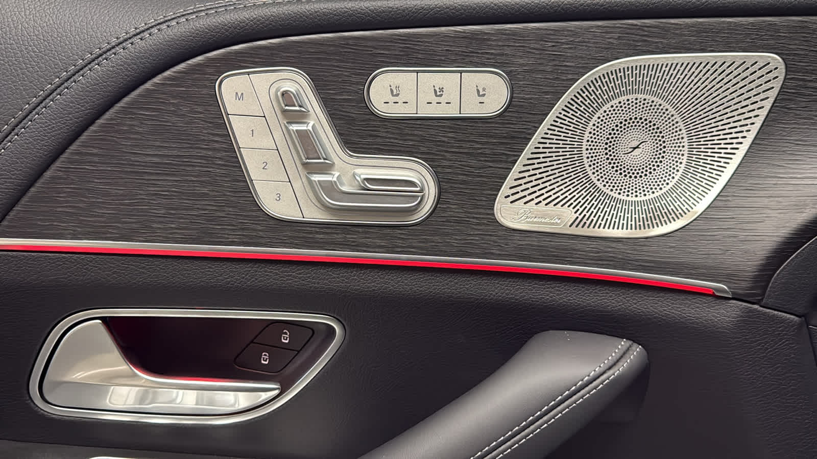 Thumbnail: 2025 Mercedes-Benz GLE - 17