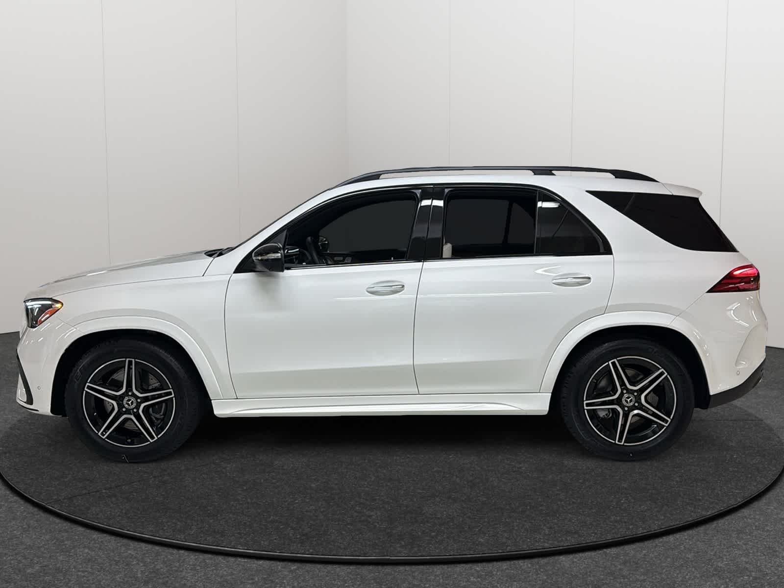 Thumbnail: 2026 Mercedes-Benz GLE - 3