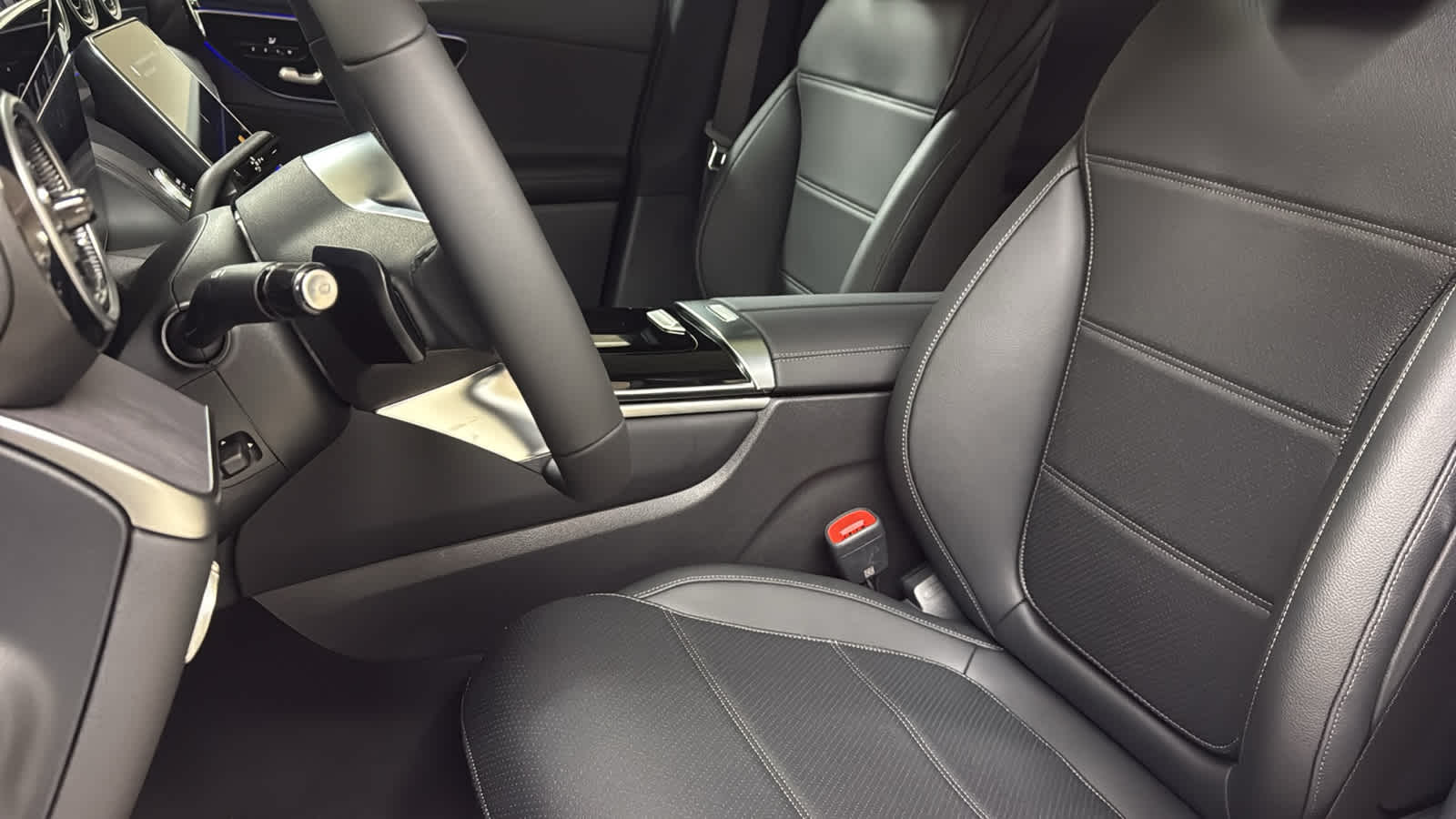 Thumbnail: 2026 Mercedes-Benz GLC - 28