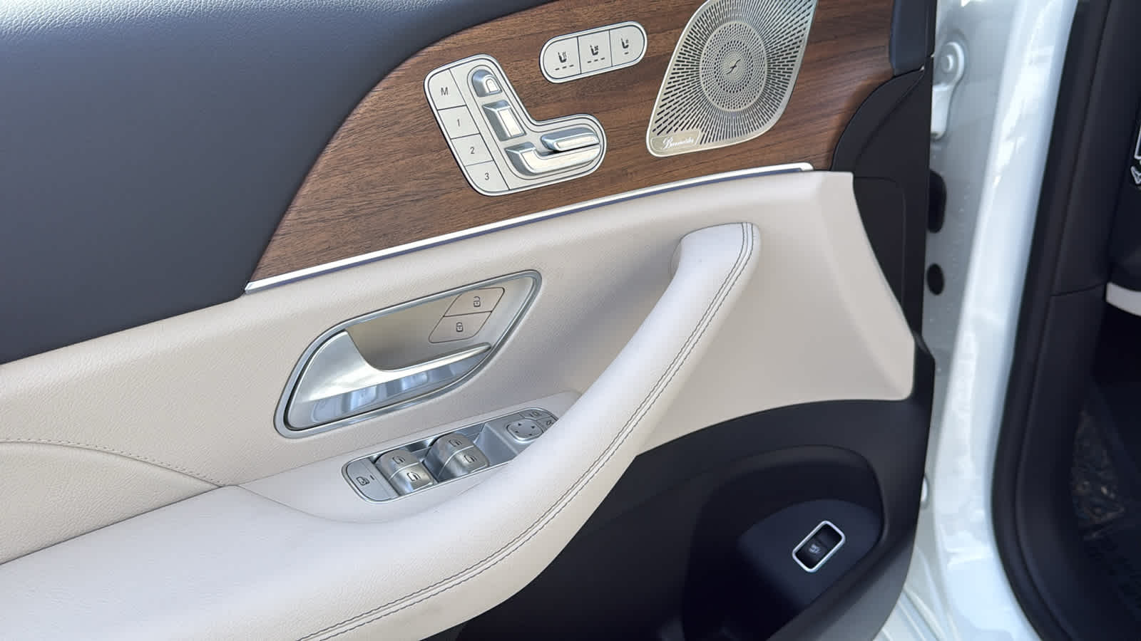 Thumbnail: 2026 Mercedes-Benz GLE - 17