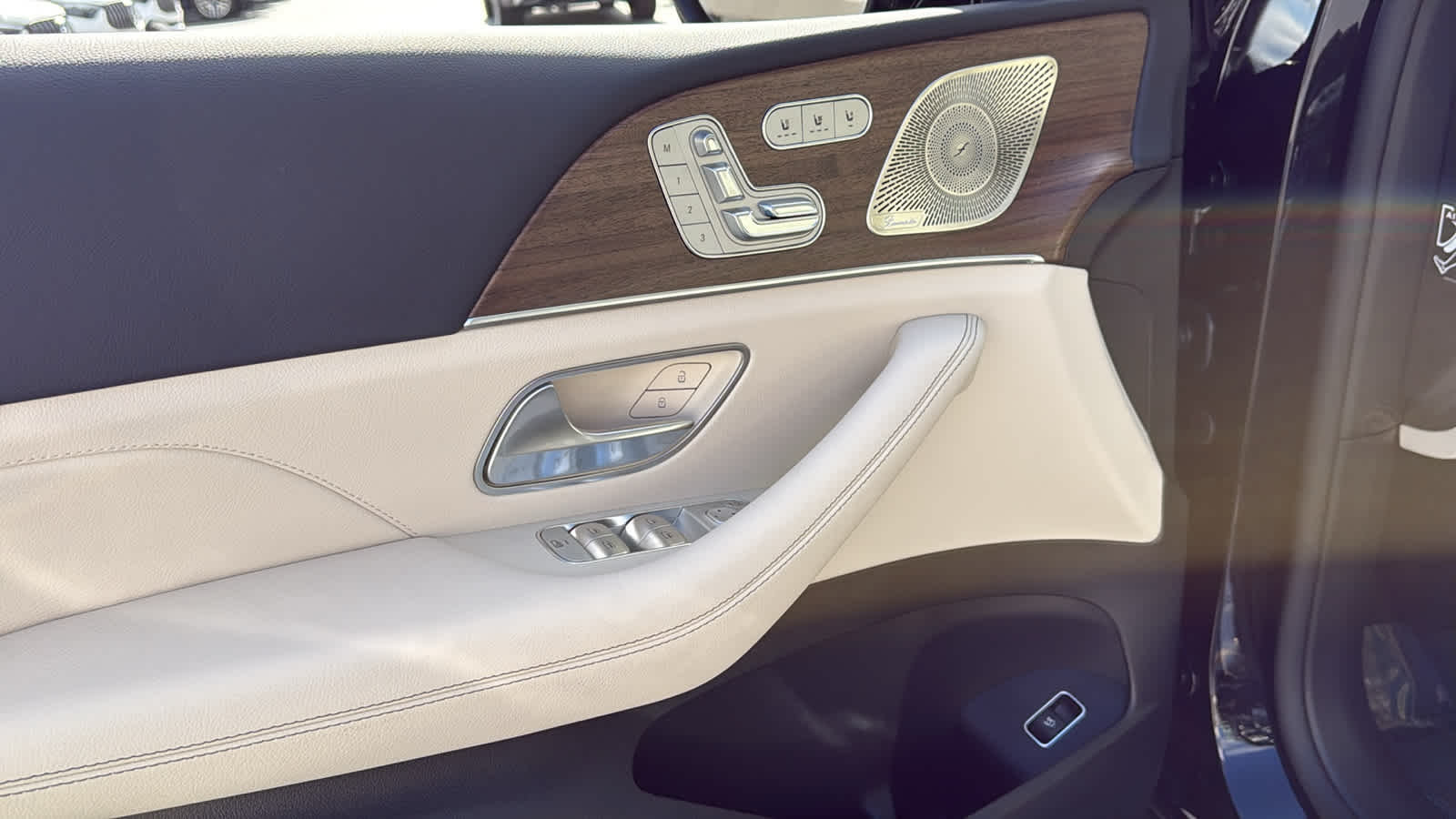 Thumbnail: 2026 Mercedes-Benz GLE - 17