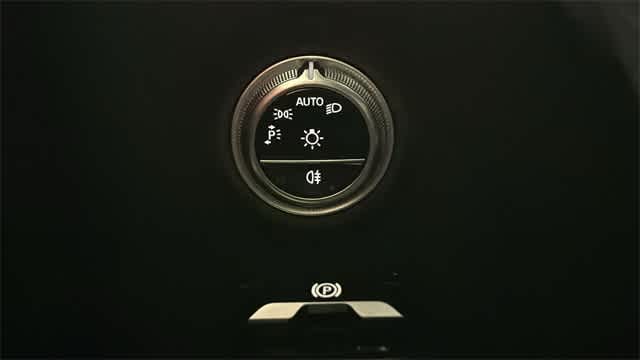 Thumbnail: 2025 Mercedes-Benz C-Class - 17